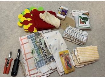 Lot Of Kitchen Towels Washcloths Etc Also Produce Bags, Pot And Pan Protectors  And Candles
