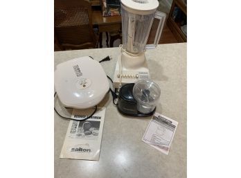 3 Small Kitchen Appliances George Foreman Grill, Blender, And Small Food Processer