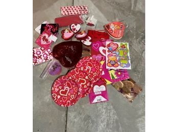 Lot Of Valentines Day Partry Supplies Incl Plates And Bags