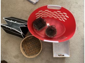Lot Of Baskets Incl Laundry Basket And Small Wicker Baskets
