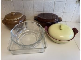 Multiple Cookware Bowls Some With Lids