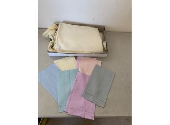 Vintage Linen Napkins Great Spring Colors