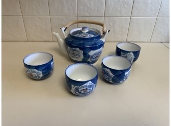 Vintage Japanese Porcelain Floral Tea Pot  With Cups