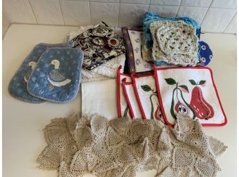 Lot Of Vintage Kitchen Linens Incl Pot Holders And Doilies