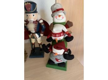 Christmas Decor Incl Nutcracker, Snowmen & Angel