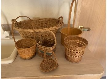 Lot Of Baskets Incl Basket With Handles
