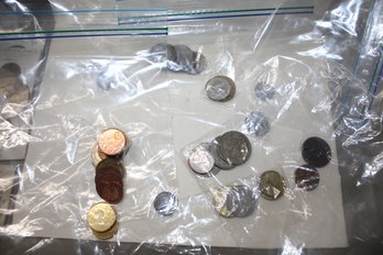Coins - Circulated -  10 Bags Of Miscellaneous Foreign Coins By Country  In Bags, See Pics