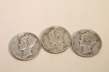 Coins -Circulated   3 Total 1942 Silver Mercury Dimes, 2 Are 42 D, One Is Plain