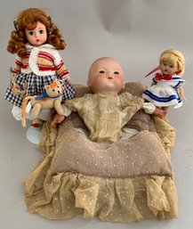 AM 541.12 Dream Baby Pillow Presentation, Celluloid Hands, & 2 Modern Ginny Dolls