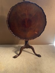 Vintage Chippendale Style Carved Mahogany Pie Crust Tilt Top Tea Table