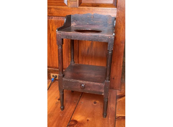American Country Painted Pine One Drawer Wash Stand, 19th C.