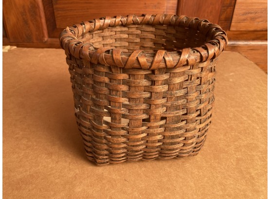 Very Nice Early Small Woven Splint Basket, Although Lacking Handle