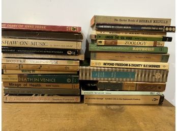 24x Vintage Novels Books- Anne Frank, Zoology, Death In Venice, Herman Melville
