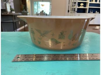 Pyrex Town And Country Cross Stitch 2.5Q Casserole Dish