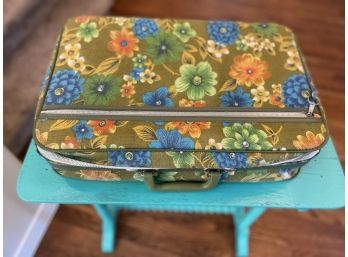 Vintage Bantam Floral Suitcase - With Key