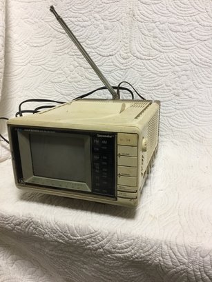 Vintage Color TV With AM FM Radio Untested