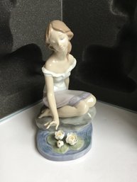 Lladro 'Reflections Of Helena' Collectible Figurine #07706 Retired Glazed Finish